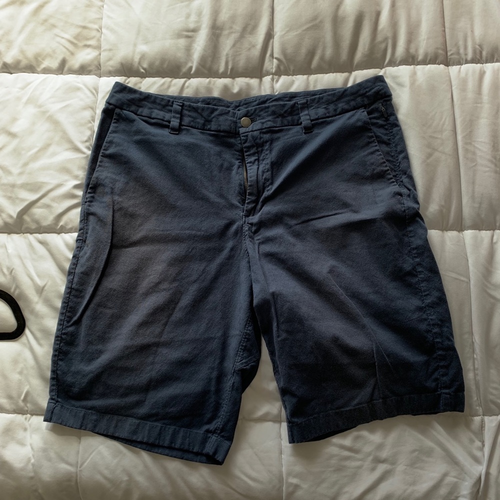 Lululemon Men’s Shorts - Blue size 36